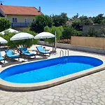 House Pod Suncem