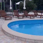 Apartment House Pod Suncem Sibenik