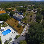 House Pod Suncem