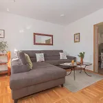 House Pod Suncem