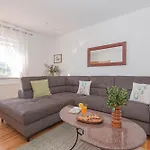 House Pod Suncem Apartment *