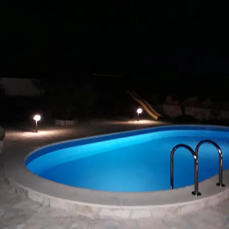 Apartment House Pod Suncem