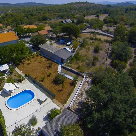 House Pod Suncem