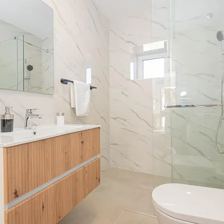 House Pod Suncem *