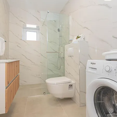 House Pod Suncem