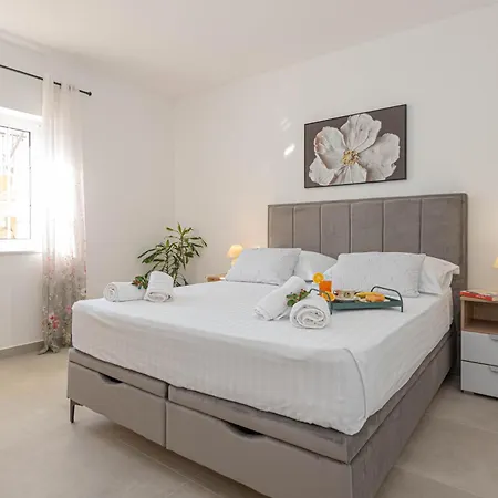 House Pod Suncem Apartment