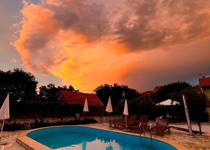 House Pod Suncem Lägenhet